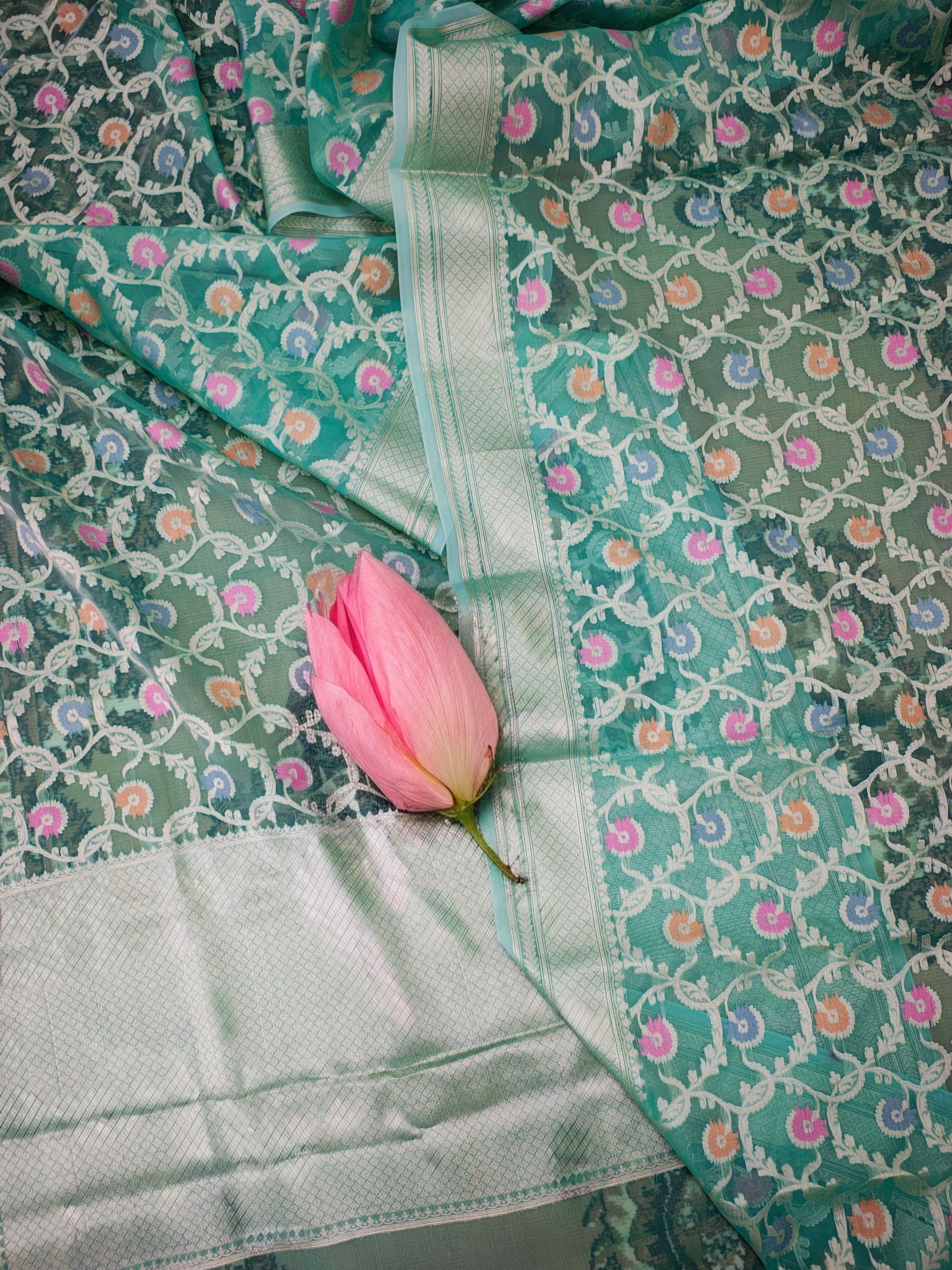 Banarasi Silk Saree/Floral Jaal Pattern/Seagreen Color