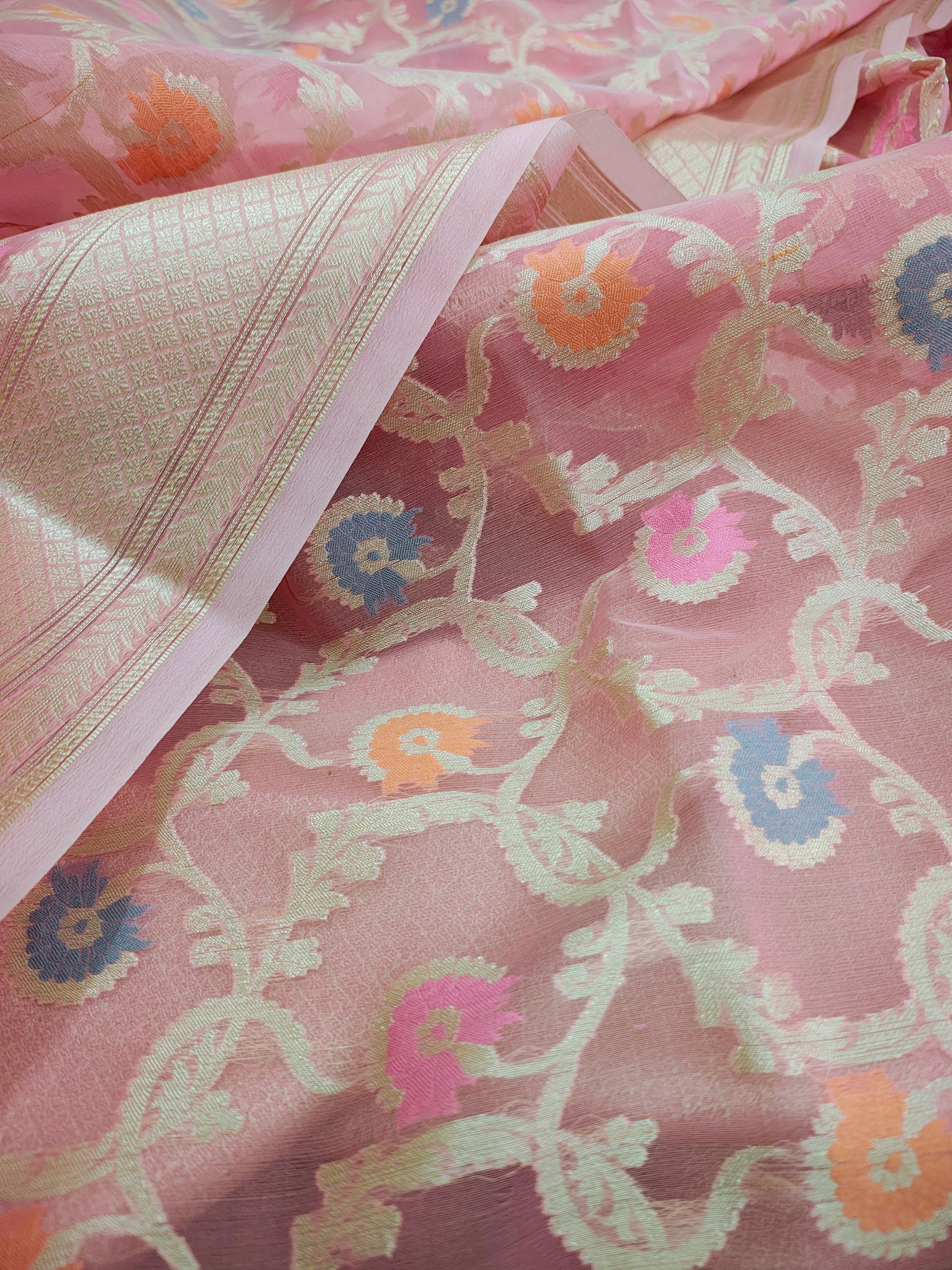Banarasi Silk Saree/Floral Jaal Pattern/Pink Color