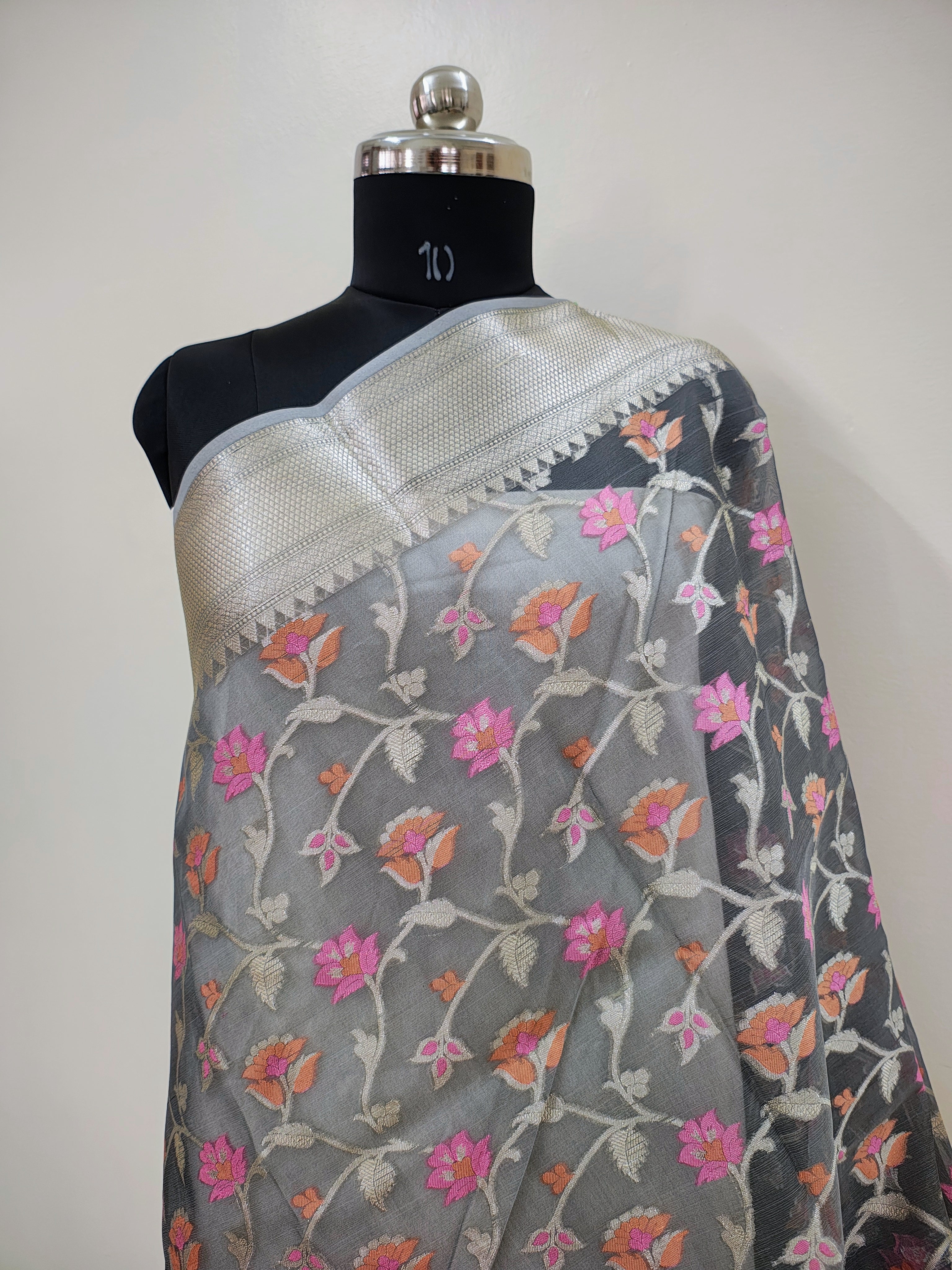 Phool Jaal Banarasi Saree/Black Color