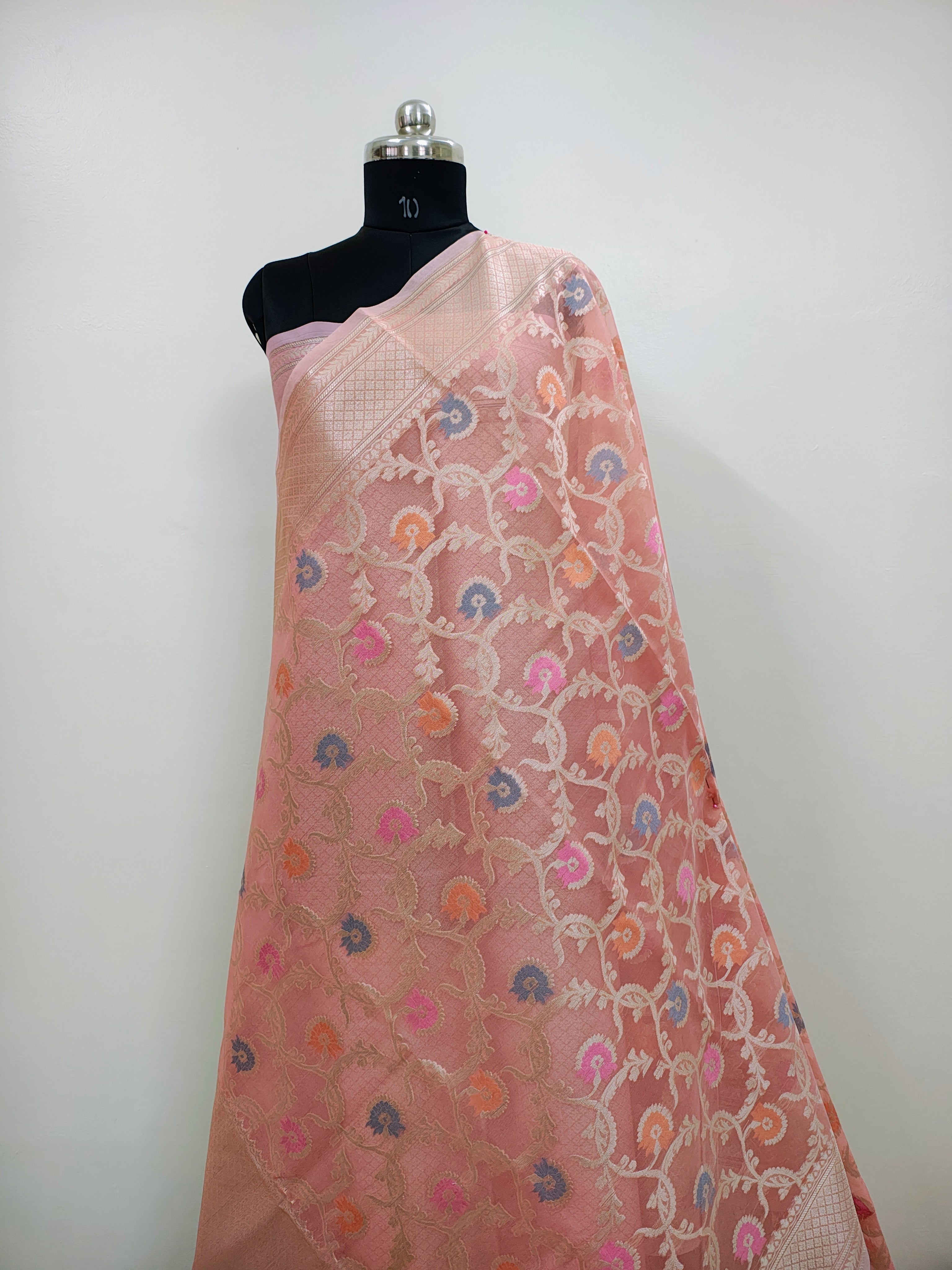 Banarasi silk Saree/Floral Jaal Pattern/Peach Color