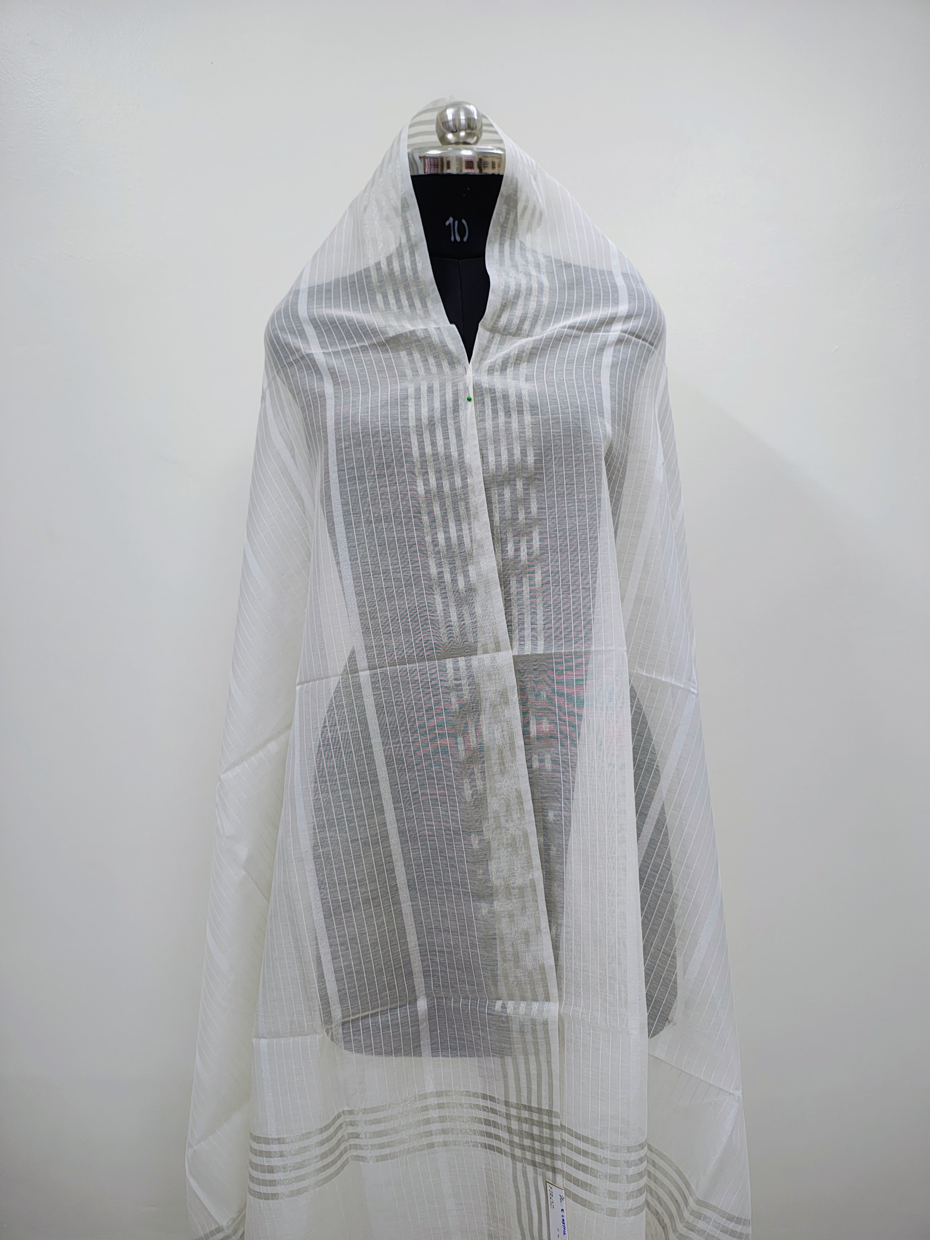 Dy. Silver Dupion Lining