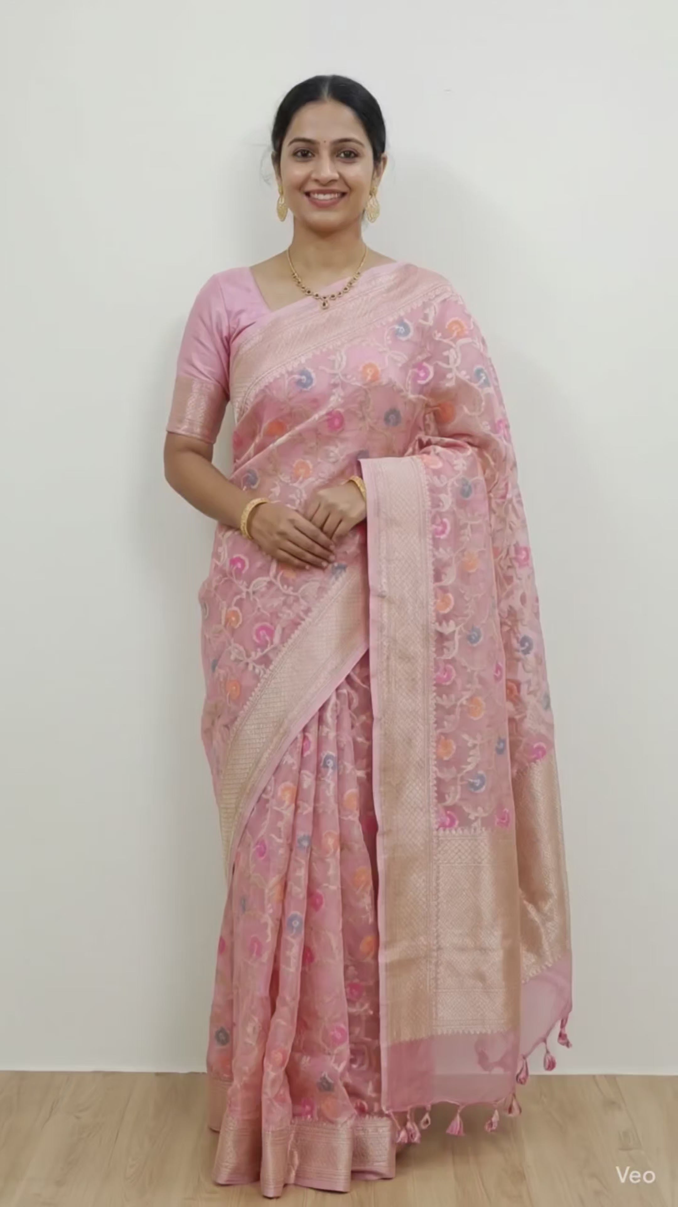 Banarasi Silk Saree/Floral Jaal Pattern/Pink Color